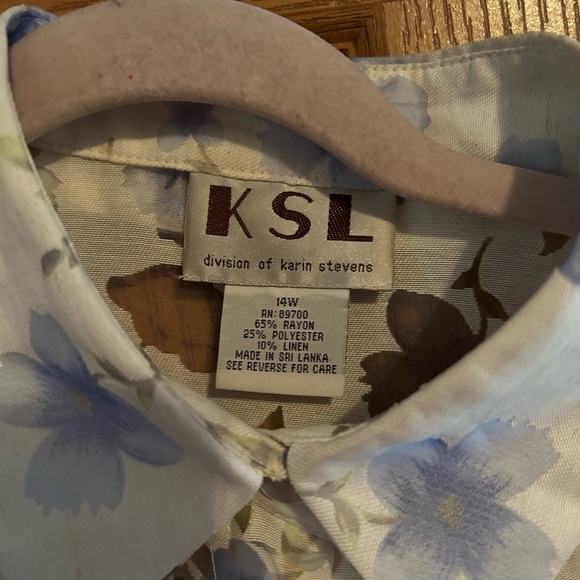 Women’s Size 14W Semi-Sheer Button Up Blue and White Floral Blouse - Picture 6 of 6